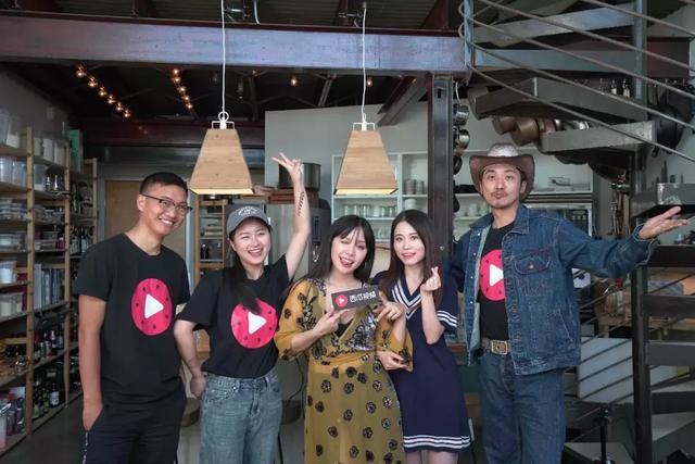 网红Party到底在嗨什么?