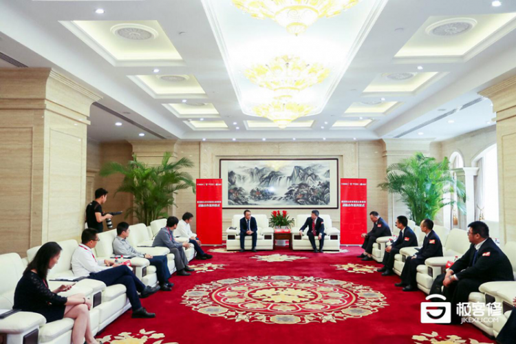 消费升级迭代,看B轮融资过后的极客修如何C位营销?-